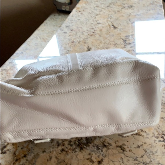 Authentic Michael Kors leather hobo bag. - Picture 7 of 8